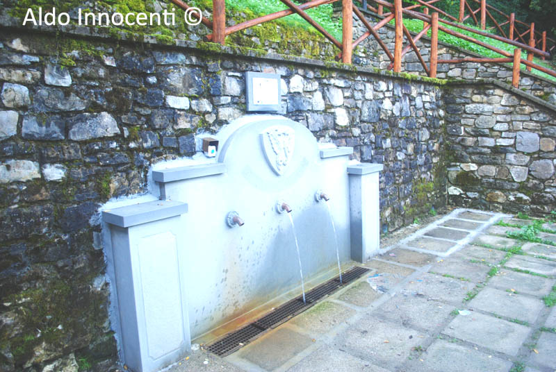 SORGENTI TERMALI DI CHITIGNANO: SORGENTE BUCA DEL TESORO 5' IMMAGINE